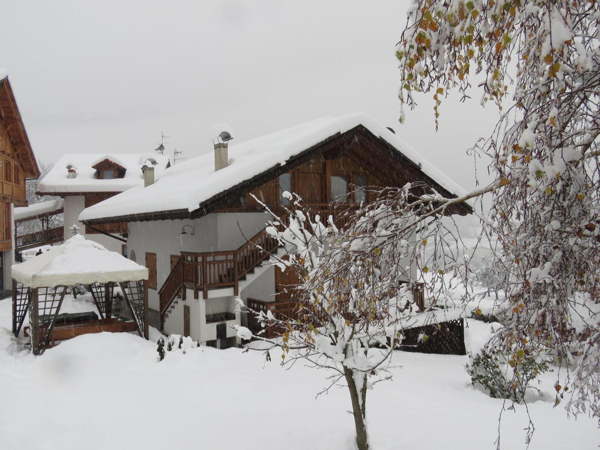 Villetta Val Di Sole Commezzadura Exterior photo
